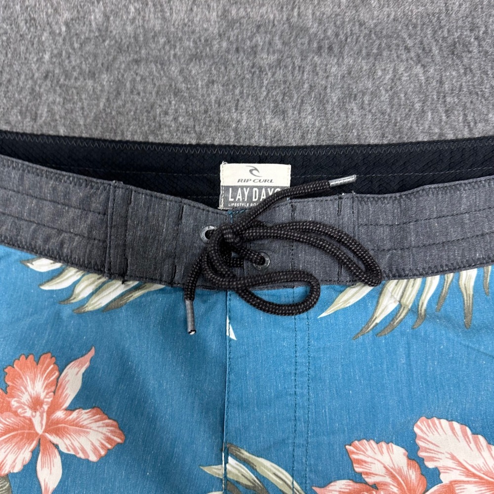 Rip Curl Lay Days Blue Floral Swim Trunks Lifestyle Boardshorts Size 33 - Picture 2 of 7